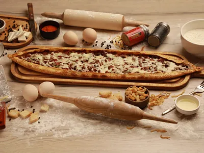 Кушбоши кашарли (мясной фарш с сырний ) пиде