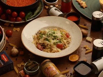 Fettuccine con pollo e funghi