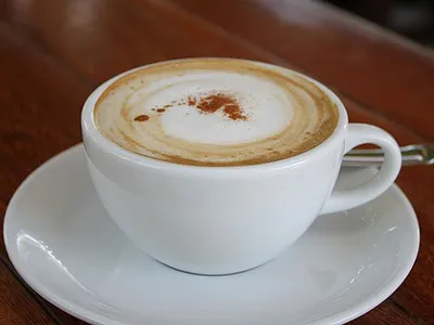 Raf Kofe (Qaymoqli va vanilli)